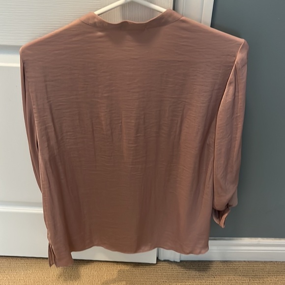 Beautiful blush colour top - Picture 4 of 8